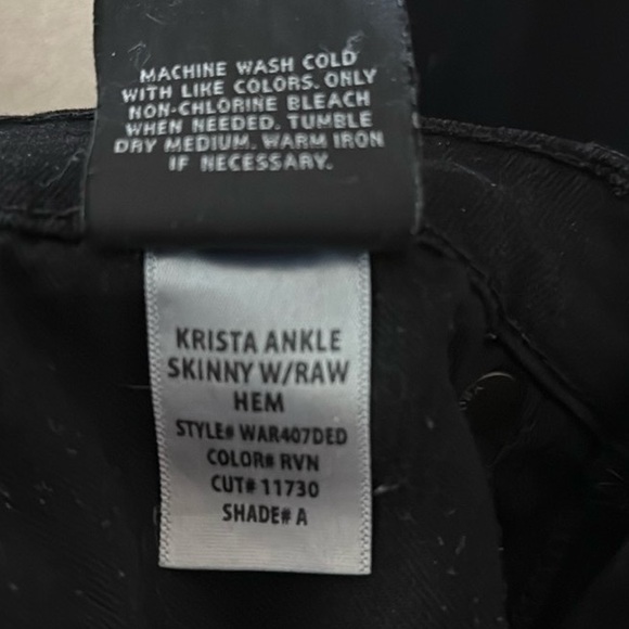 Hudson Black Low Rise Krista Ankle Skinny Stretch Jeans w/ Raw Hem. Size 26 - Picture 14 of 14